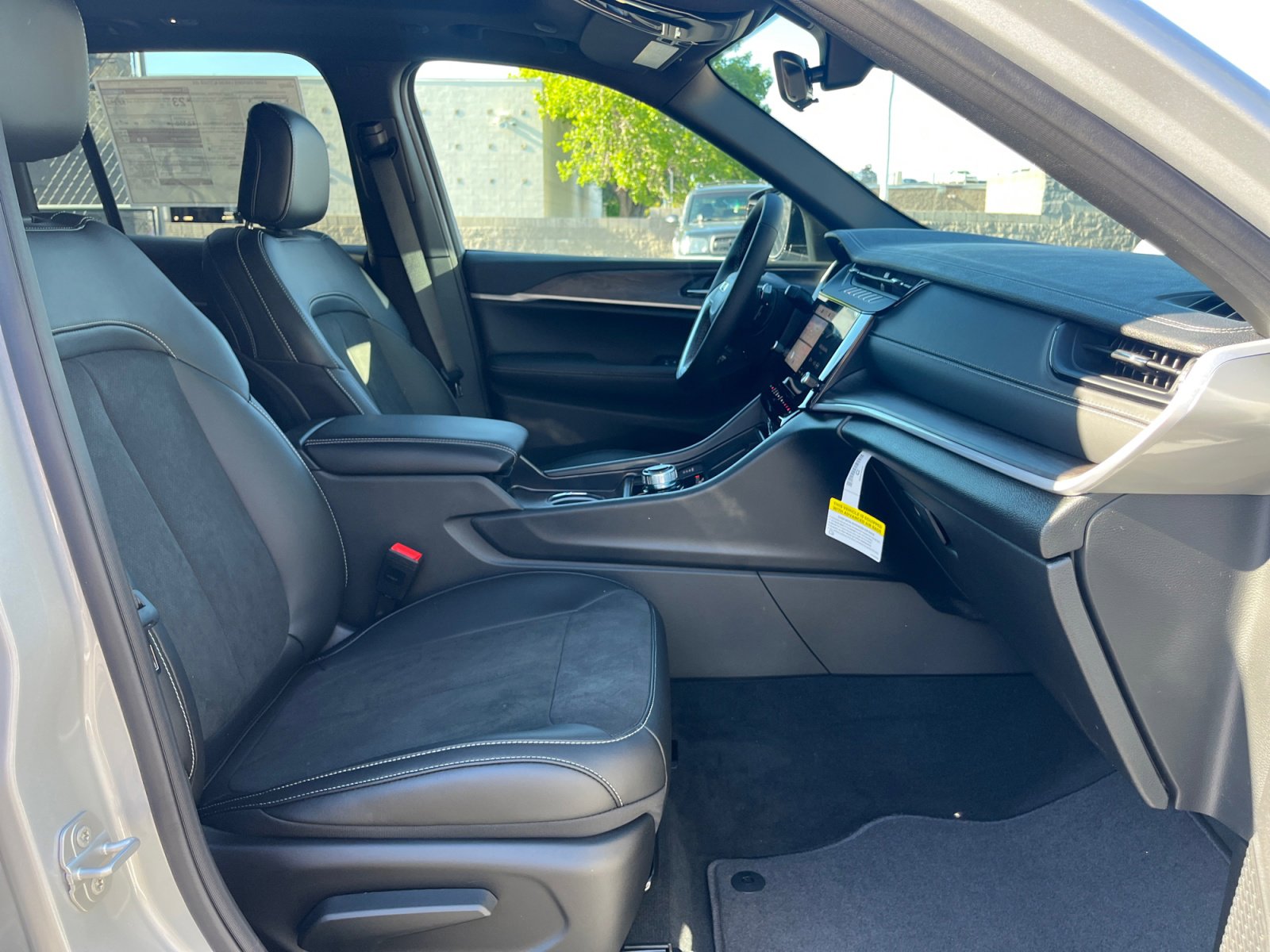 New 2026 Jeep Grand Cherokee Altitude AWD/4WD image 27
