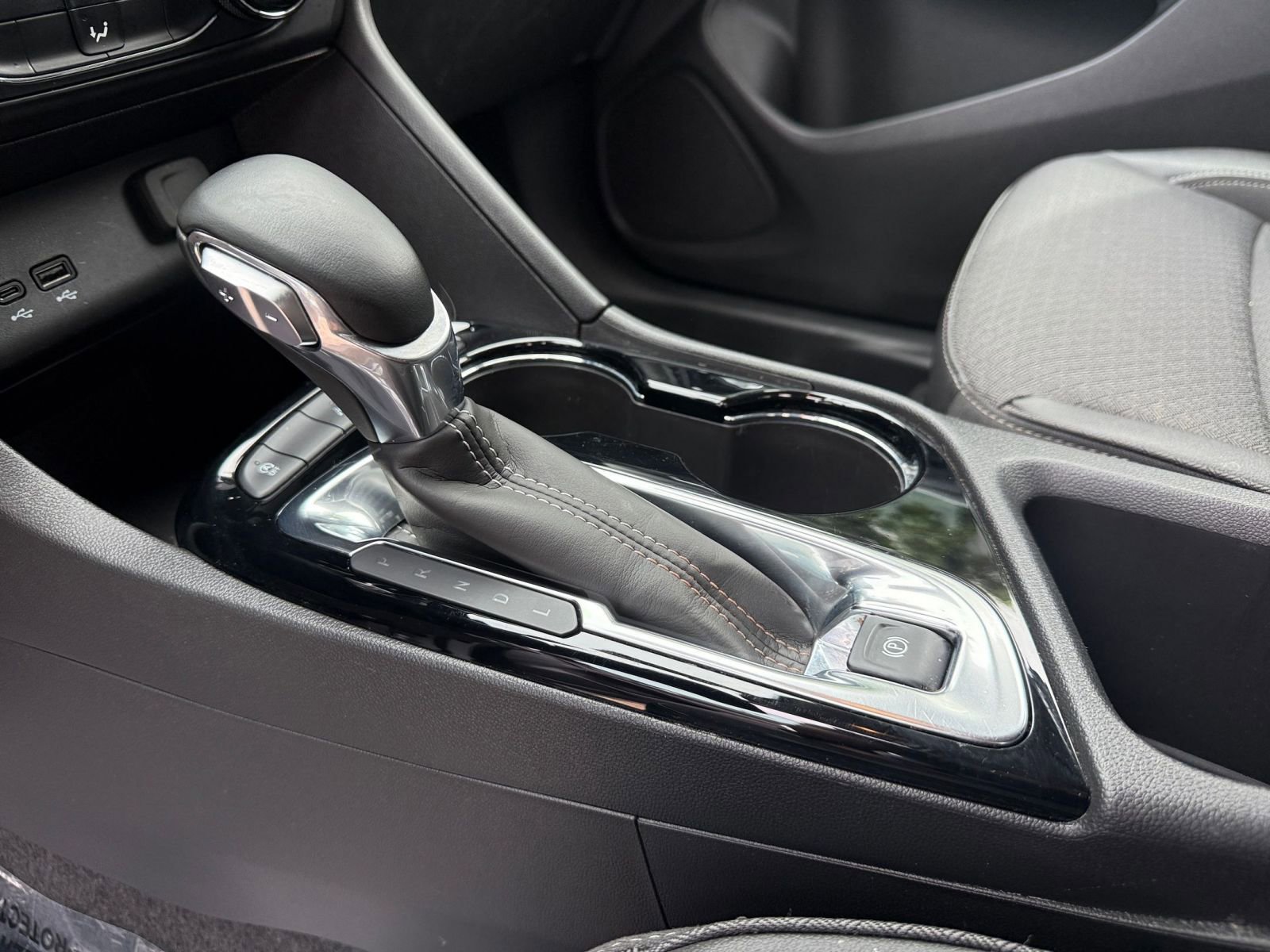 Used 2025 Buick Encore GX Preferred image 38