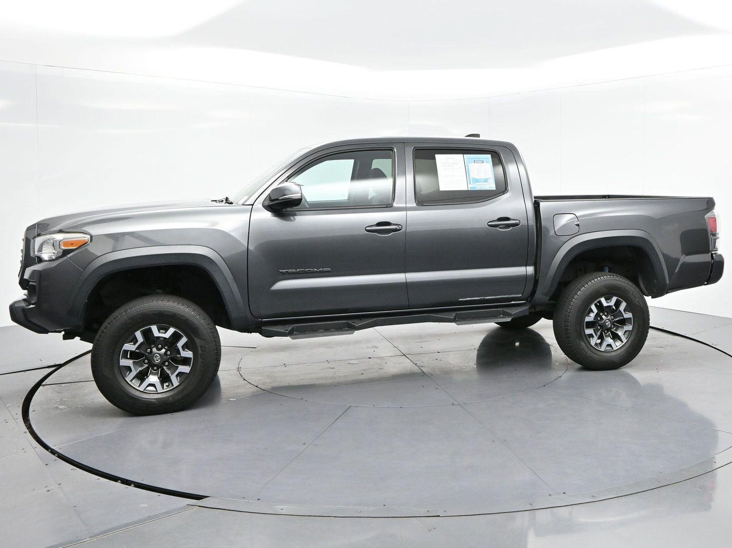 Used 2020 Toyota Tacoma TRD Off-Road w/ Technology Package AWD/4WD image 4