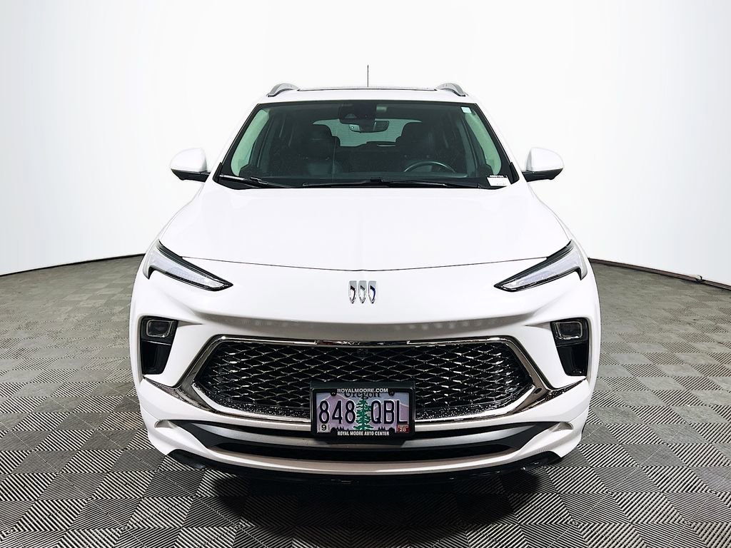 Used 2025 Buick Encore GX Avenir w/ Avenir Technology Package image 2