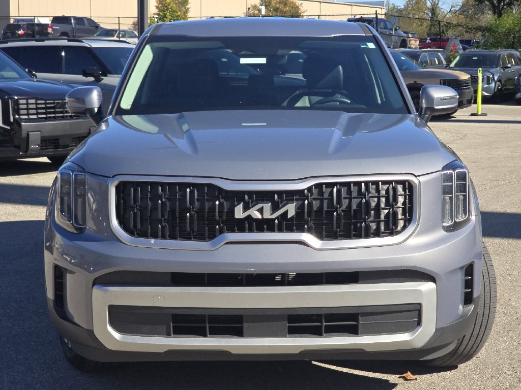 Used 2024 Kia Telluride LX FWD image 11