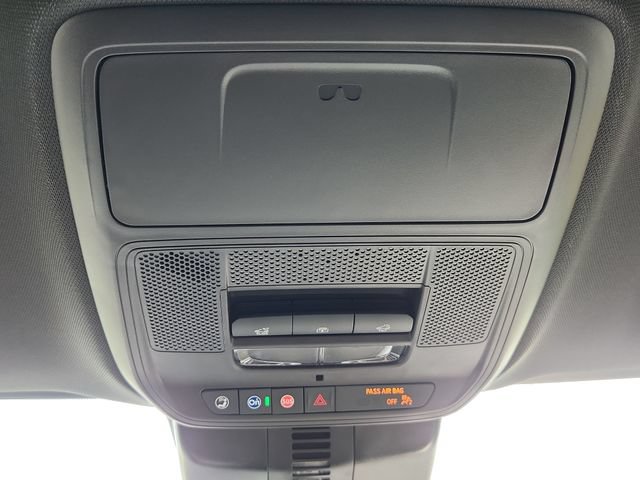 New 2026 Chevrolet Traverse LT w/ Sun and Wheel Package FWD image 31