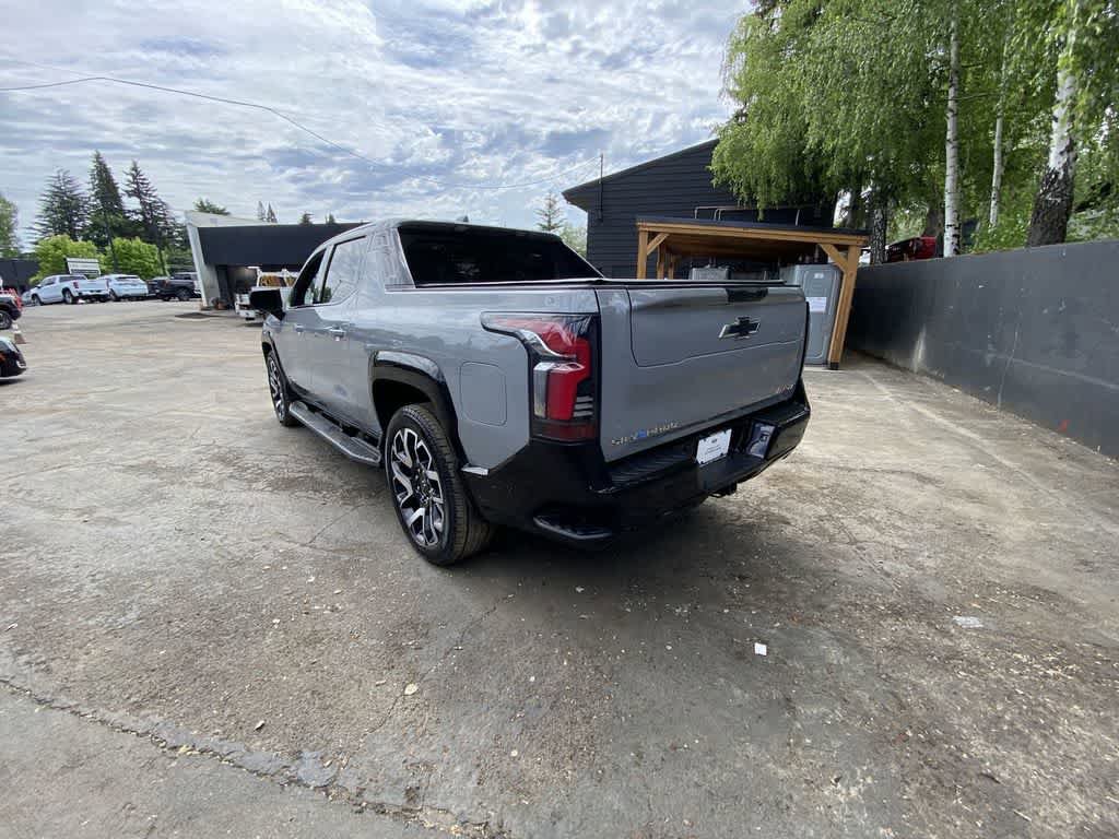 Used 2025 Chevrolet Silverado EV RST AWD/4WD image 4