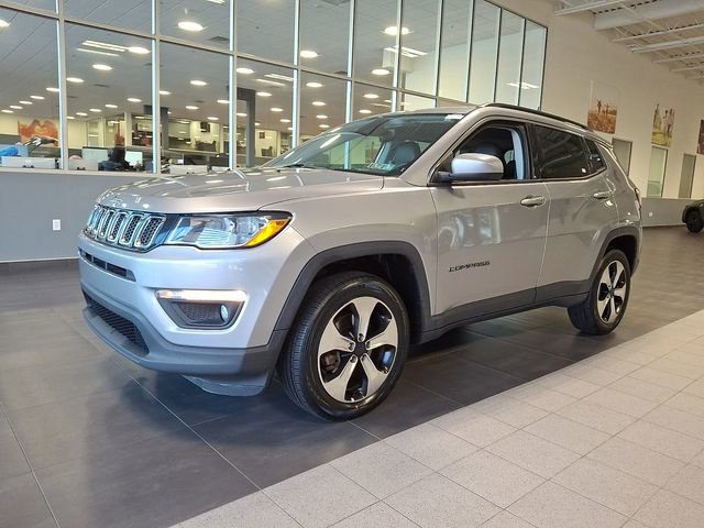 Used 2018 Jeep Compass Latitude w/ Cold Weather Group image 3