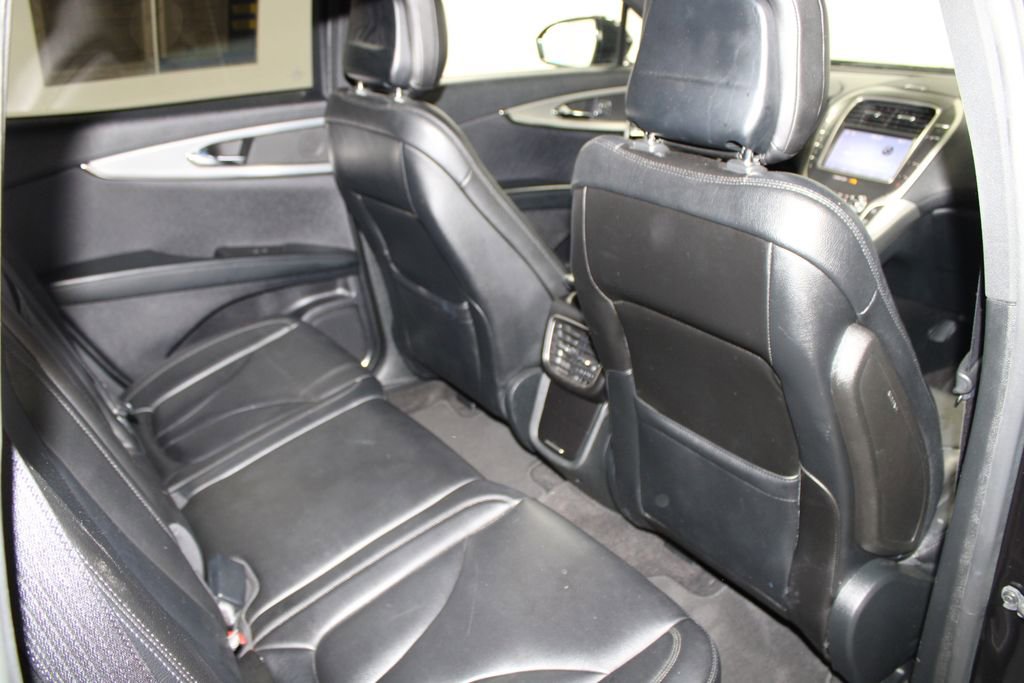 Used 2020 Lincoln Nautilus FWD image 34