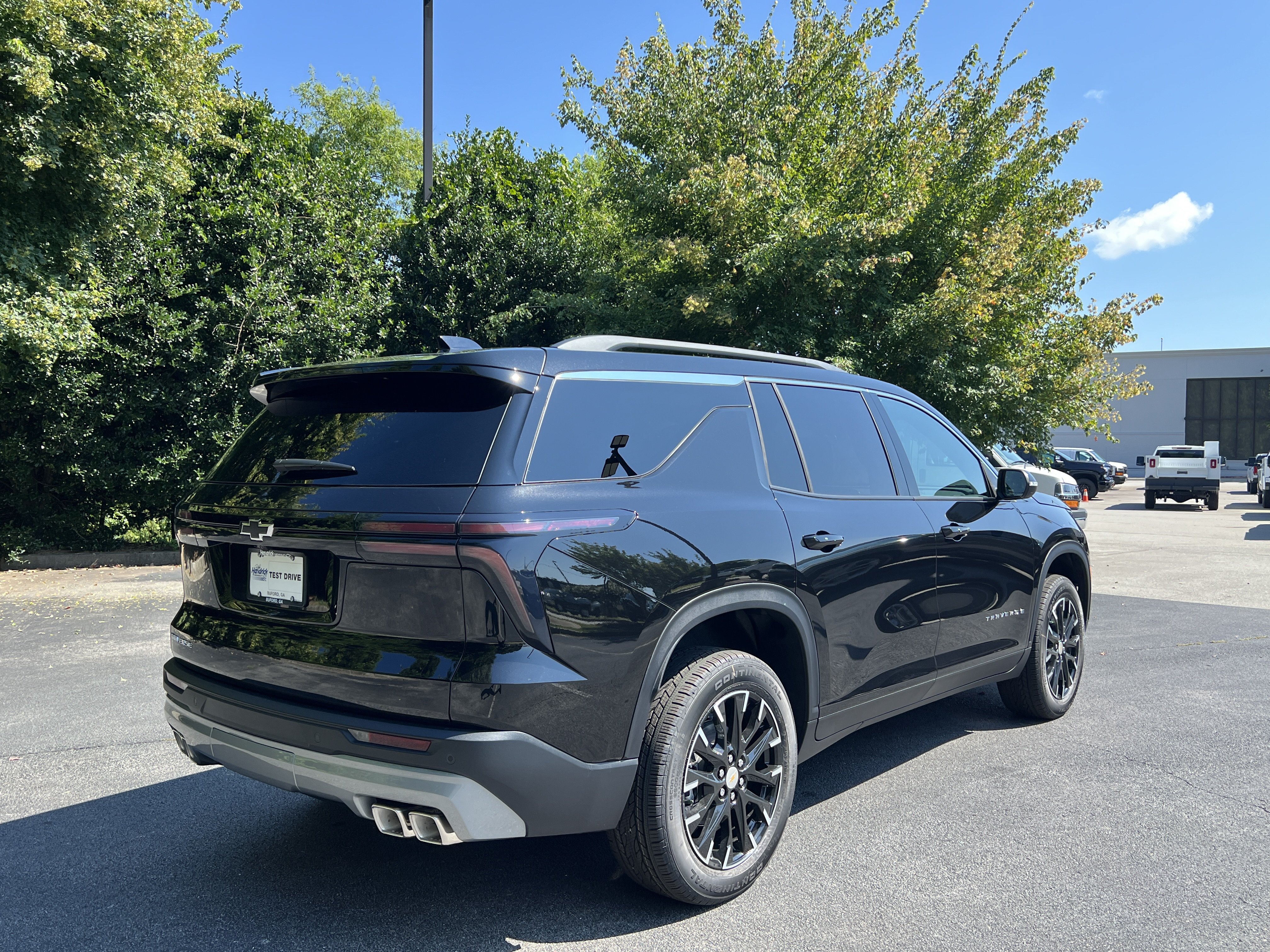 New 2026 Chevrolet Traverse LT w/ Sun and Wheel Package FWD image 9