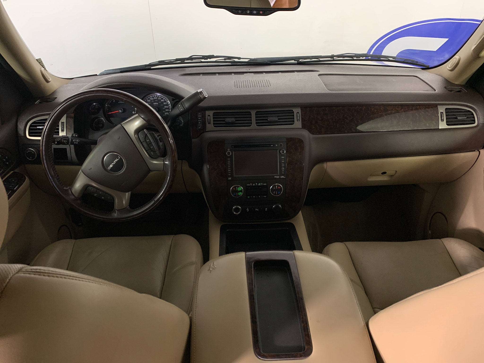Used 2014 GMC Yukon Denali RWD image 32