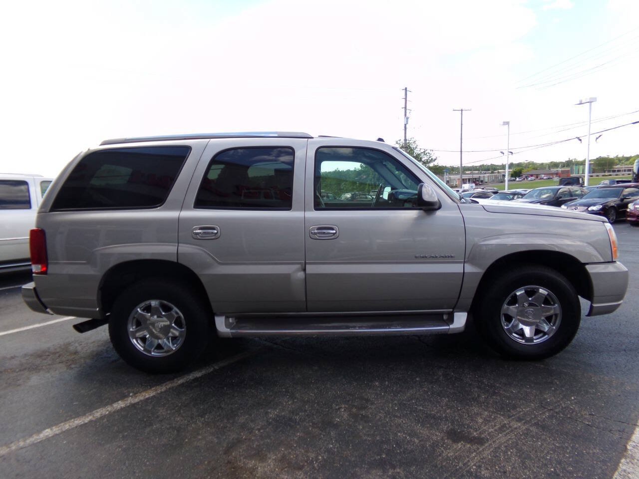 Used 2005 Cadillac Escalade AWD image 4