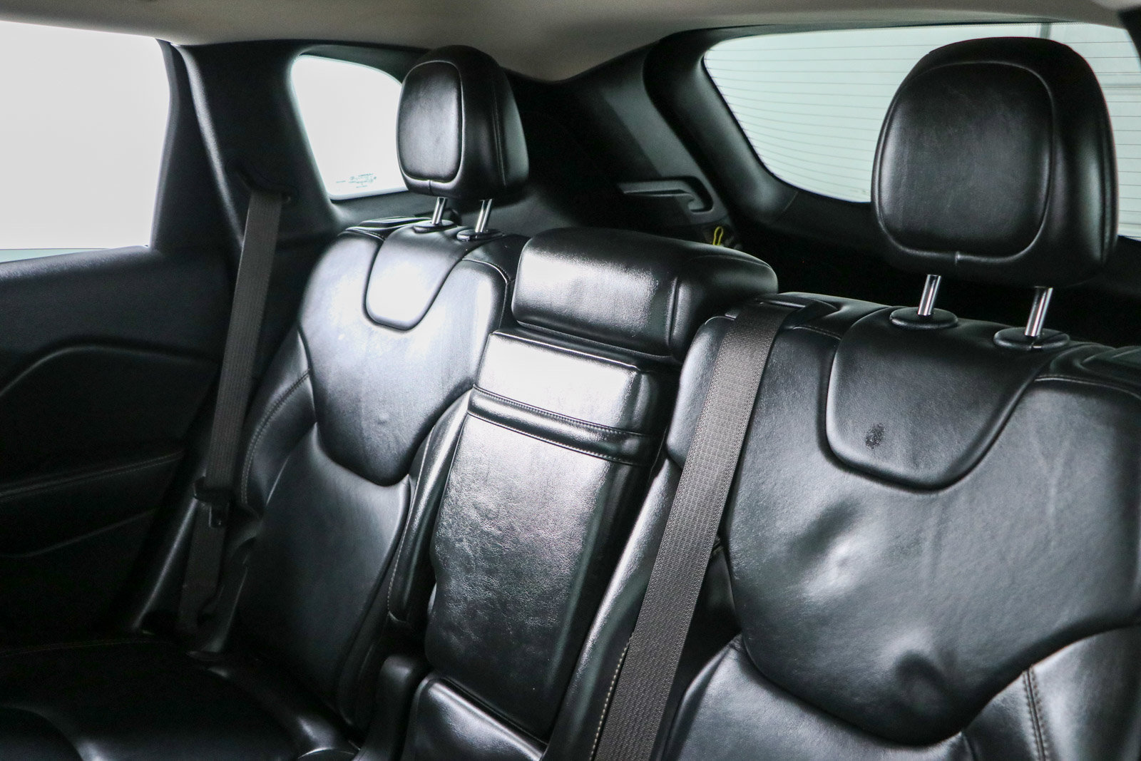 Used 2018 Jeep Cherokee Limited FWD image 24