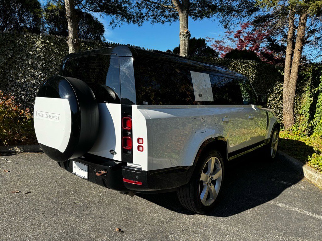 Used 2023 Land Rover Defender 130 X-Dynamic SE image 7