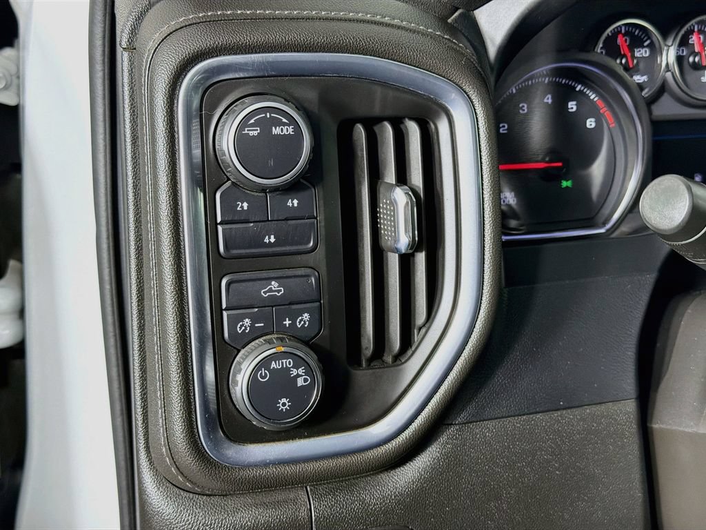 Used 2022 Chevrolet Silverado 2500 LT AWD/4WD image 31