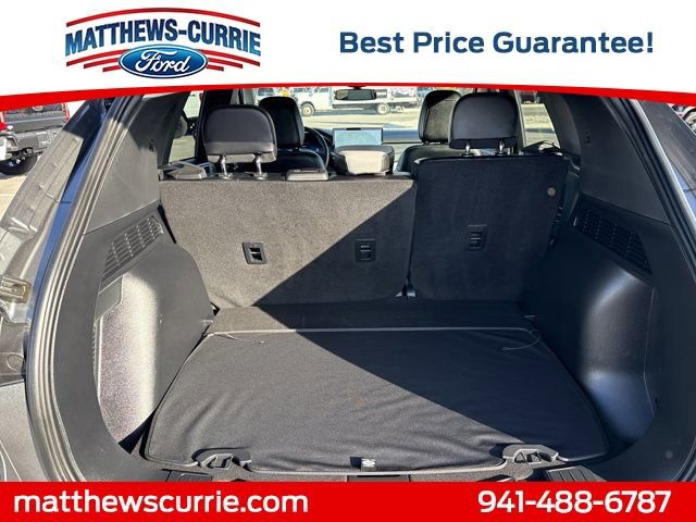 Certified 2025 Ford Escape Platinum w/ Premium Technology Package image 13