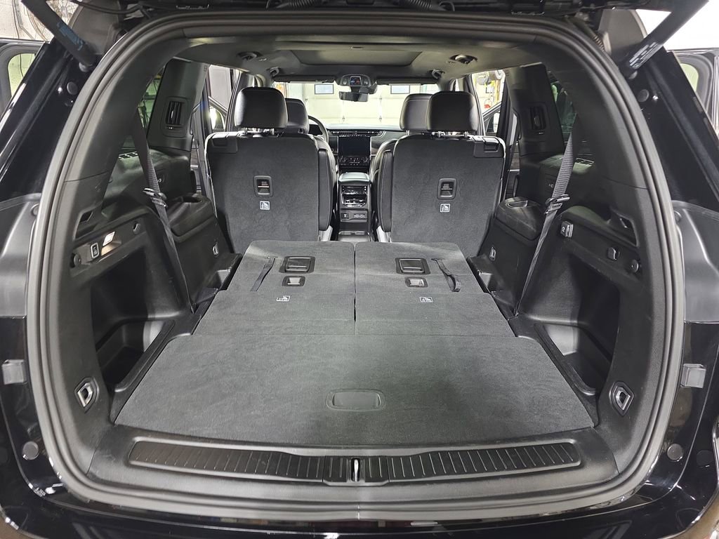 Used 2024 Jeep Grand Cherokee L Limited w/ Luxury Tech Group II image 14