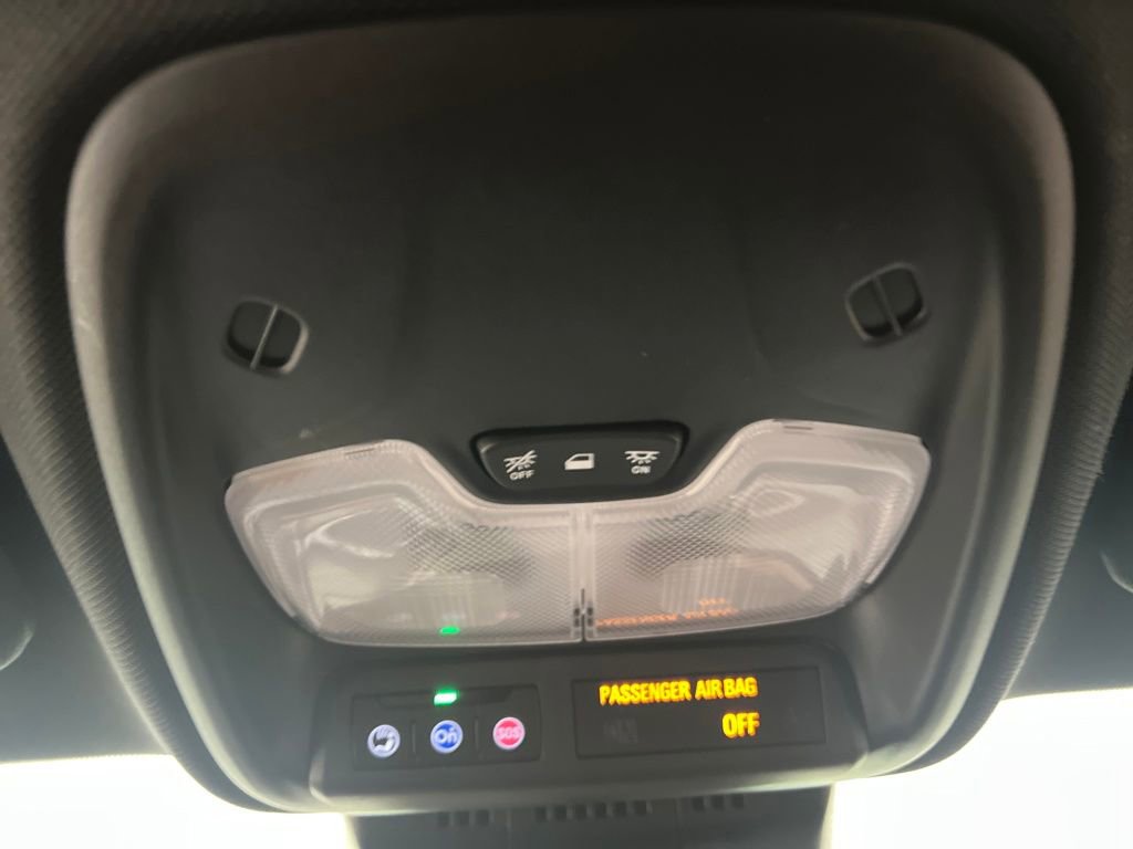 Used 2025 GMC Canyon Denali image 23