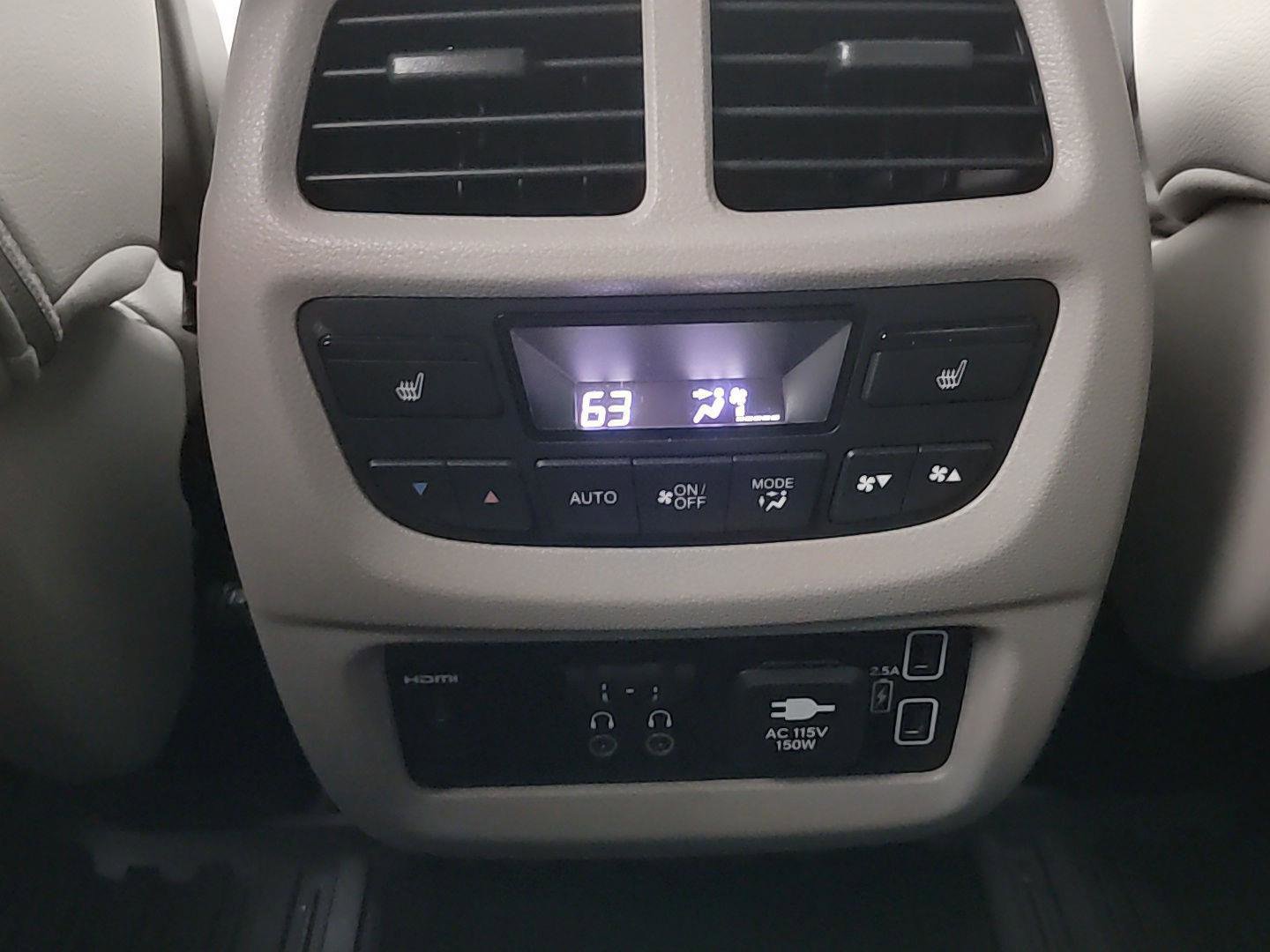 Certified 2020 Honda Pilot Touring image 24