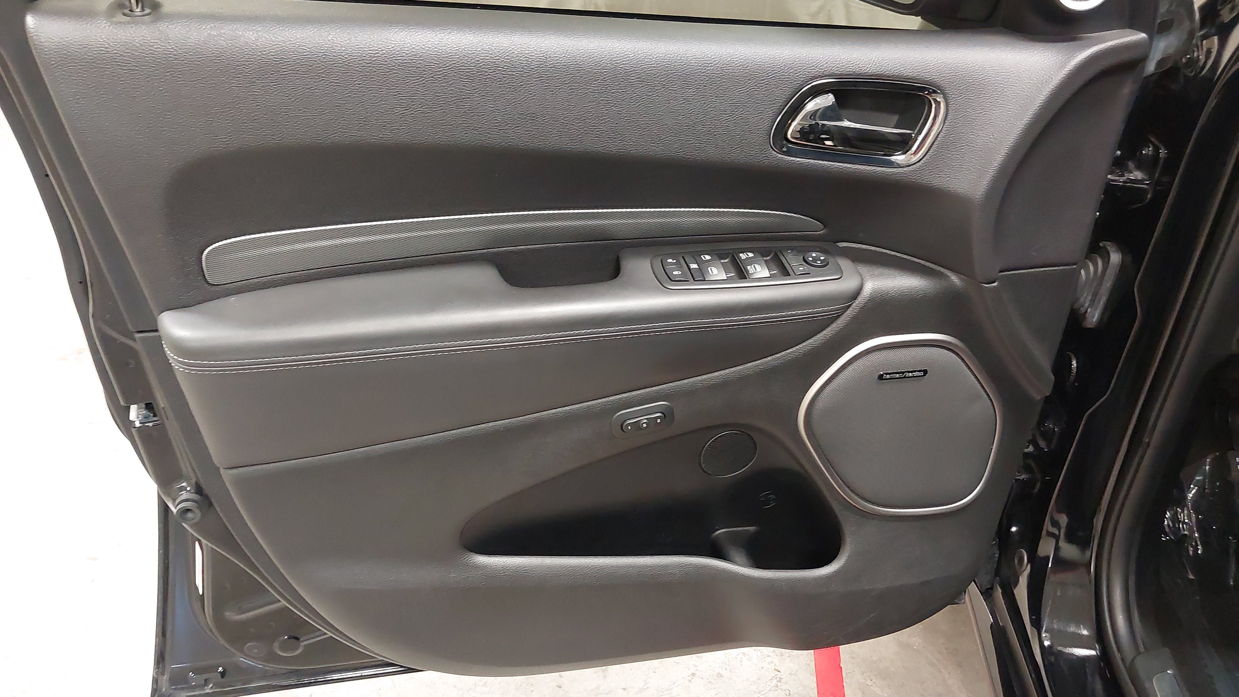 Used 2019 Dodge Durango R/T w/ Technology Group AWD/4WD image 24