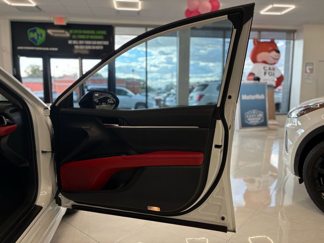 Used 2019 Toyota Camry XSE image 35