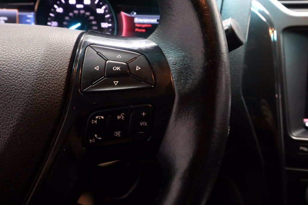 Used 2016 Ford Explorer XLT w/ Equipment Group 202A FWD image 29