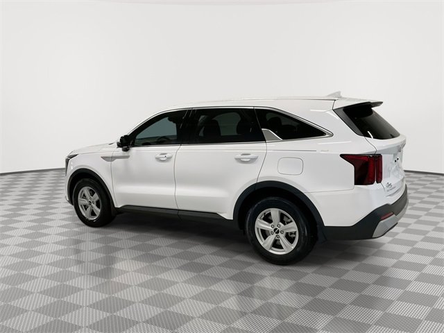 Used 2025 Kia Sorento LX image 6