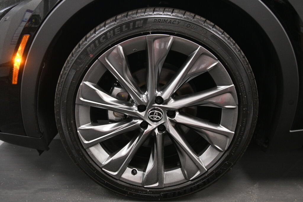 Used 2026 Toyota Crown w/ Advanced Technology Package AWD/4WD image 33