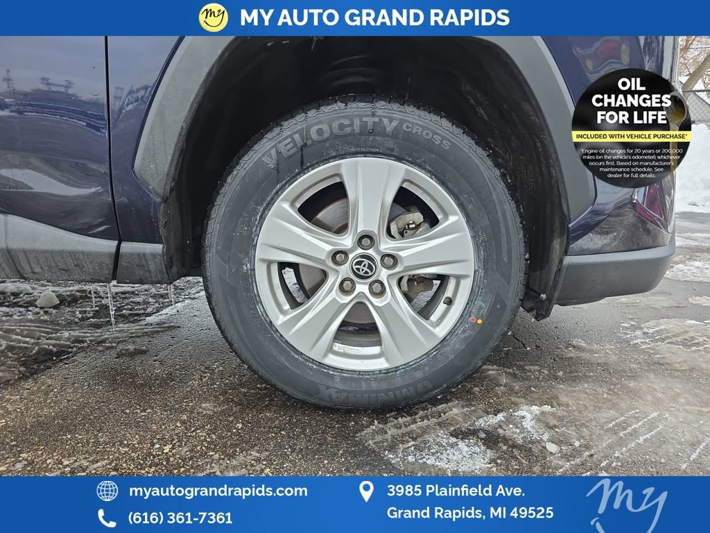 Used 2021 Toyota RAV4 XLE image 30