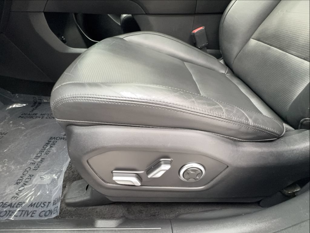 Used 2024 Hyundai Santa Fe Limited AWD/4WD image 22