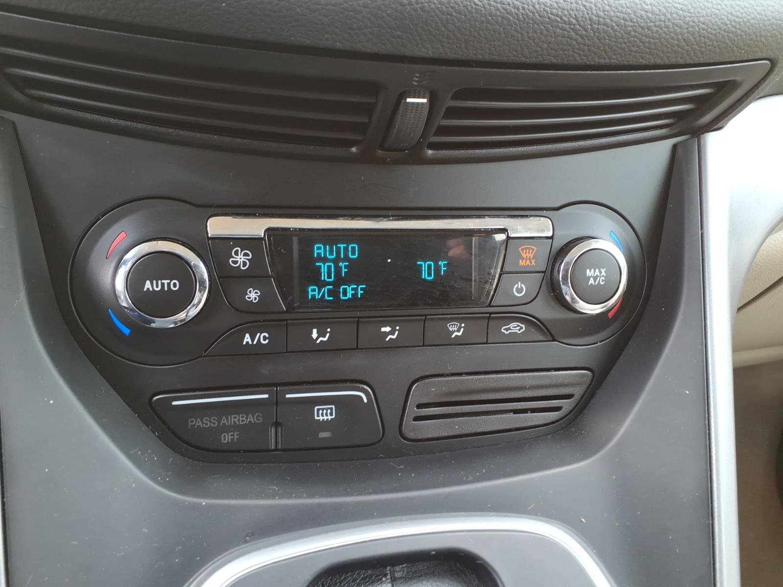 Used 2015 Ford C-MAX SE image 12