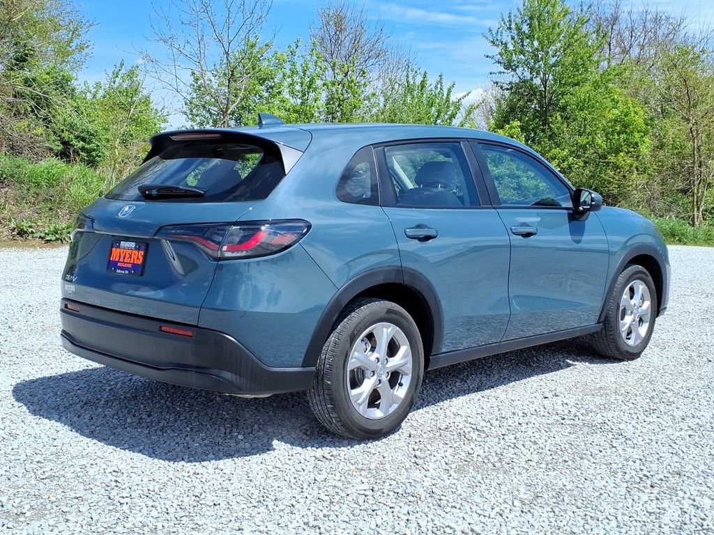 Used 2025 Honda HR-V LX image 8