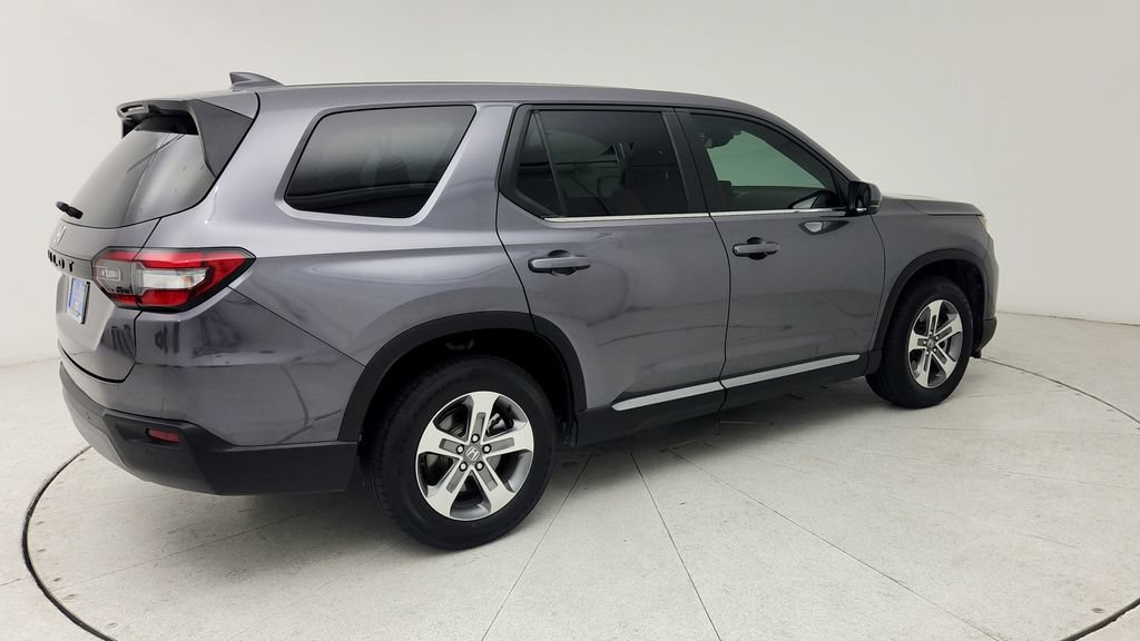 Used 2025 Honda Pilot EX-L image 8
