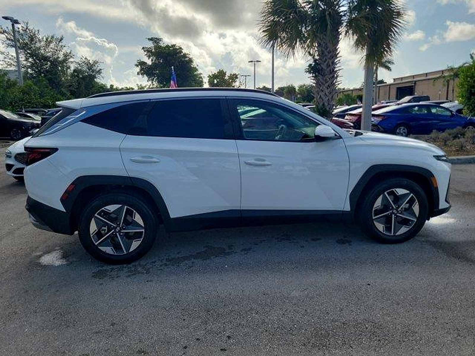 Certified 2025 Hyundai Tucson SEL FWD image 4