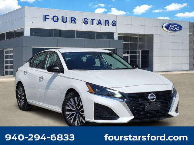 Used 2024 Nissan Altima 2.5 SV FWD image 1