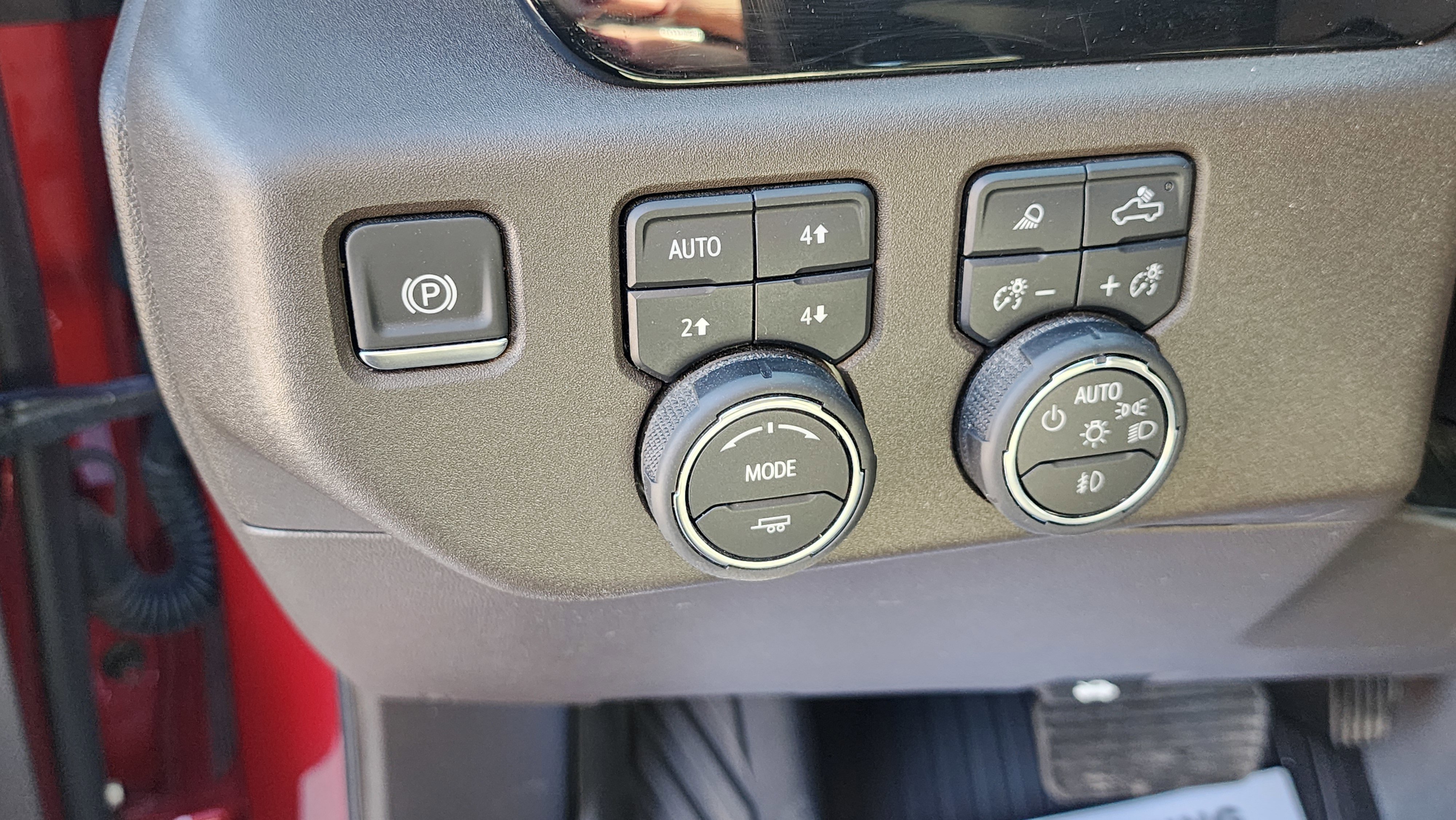 Certified 2025 Chevrolet Silverado 1500 LTZ w/ Z71 Off-Road Package image 14