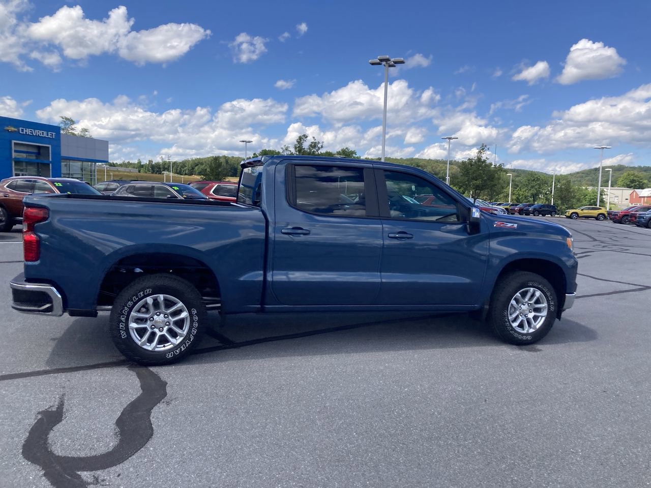 New 2024 Chevrolet Silverado 1500 LT w/ Z71 Off-Road Package image 8