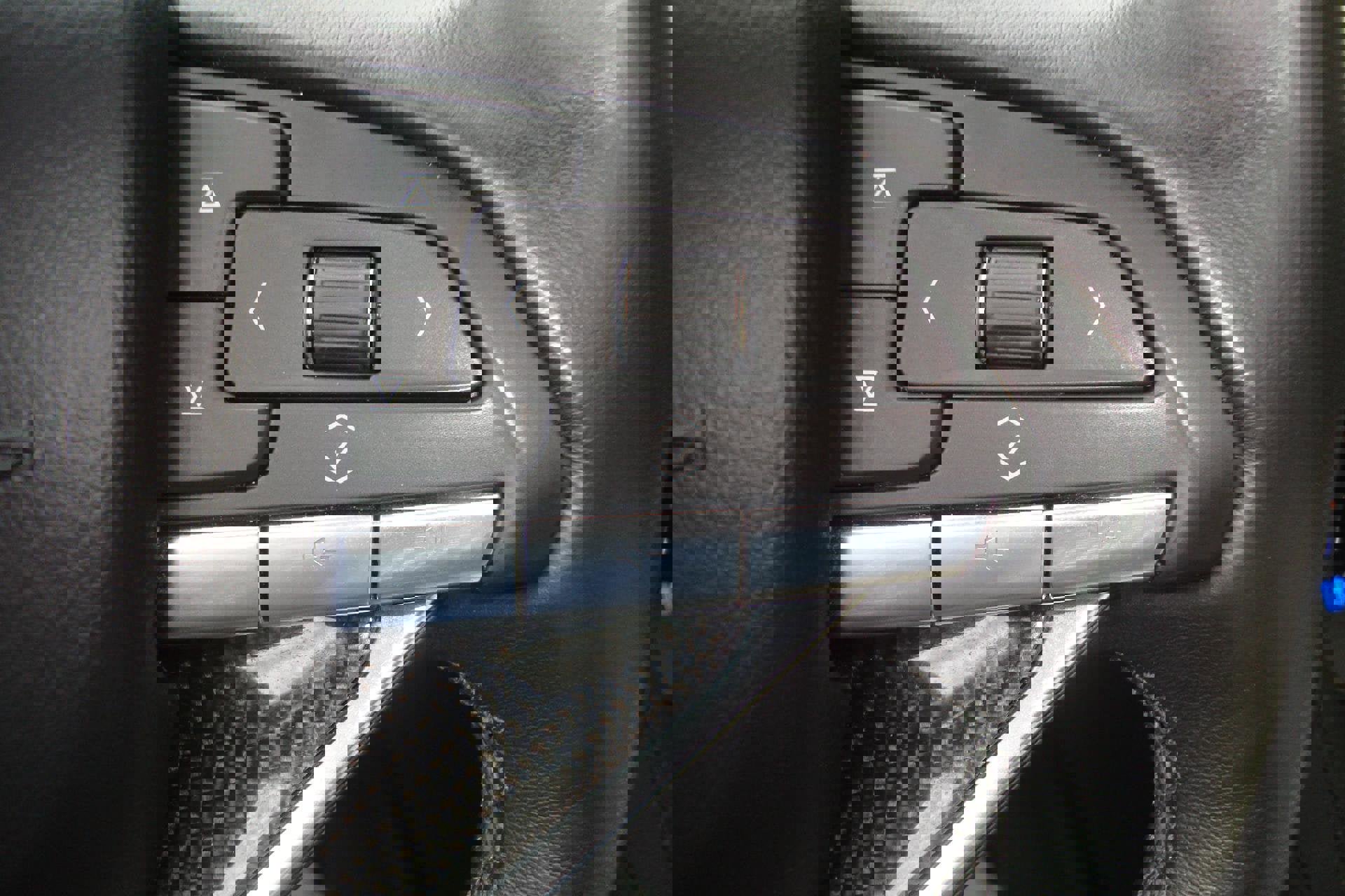 Used 2023 Cadillac XT6 Sport image 39