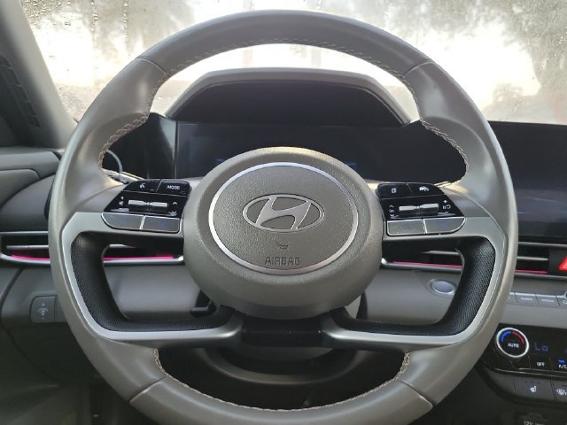 Used 2025 Hyundai Elantra SEL FWD image 14