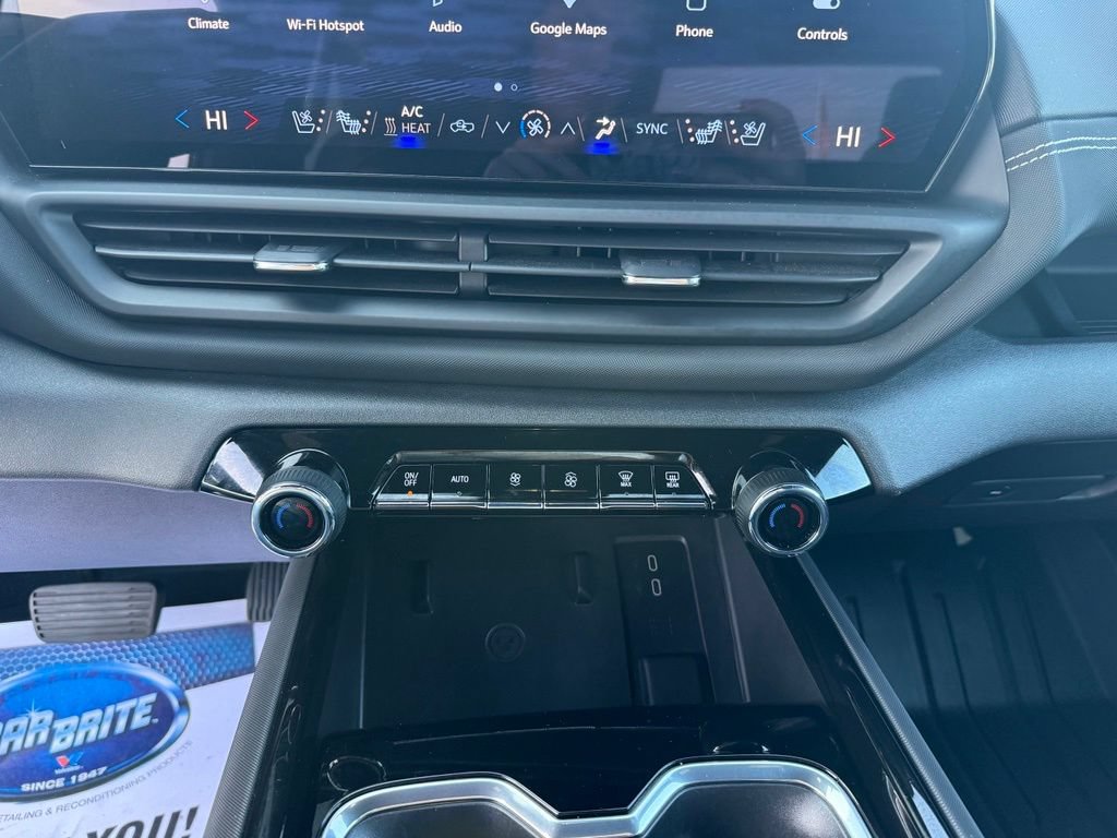 Used 2025 Chevrolet Silverado EV LT AWD/4WD image 34
