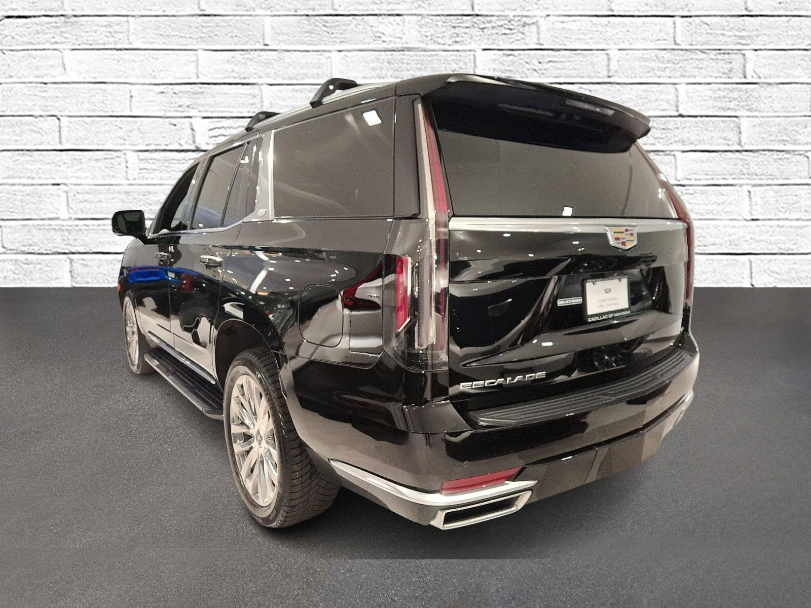 Certified 2023 Cadillac Escalade Premium Luxury image 3