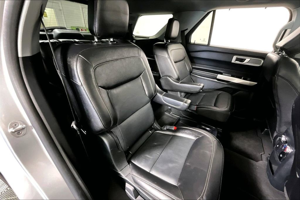 Used 2021 Ford Explorer Limited w/ Equipment Group 301A image 27