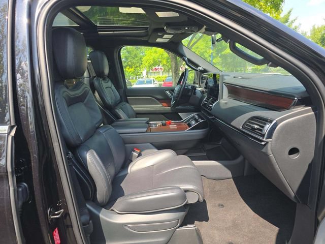Used 2024 Lincoln Navigator Reserve AWD/4WD image 15