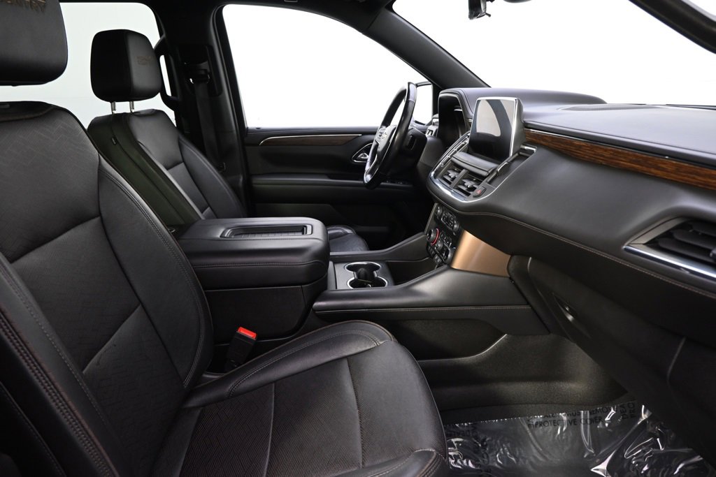 Used 2023 Chevrolet Suburban High Country image 16