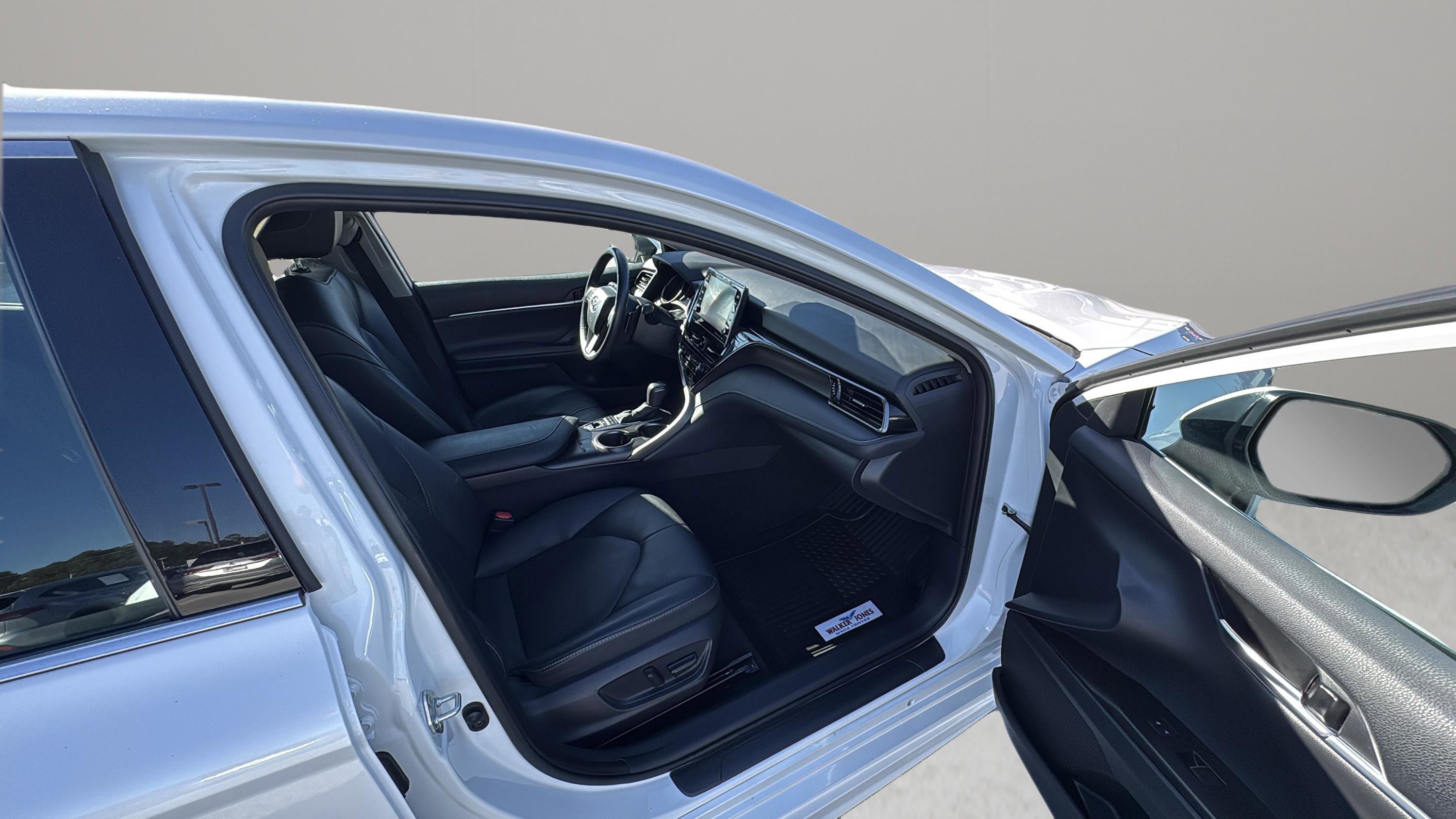 Used 2024 Toyota Camry XSE image 13