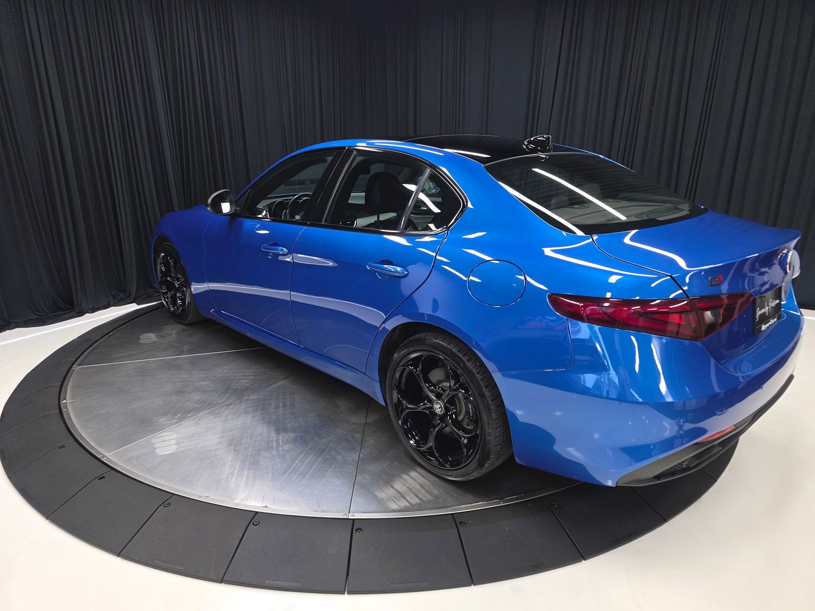 Used 2021 Alfa Romeo Giulia Ti Sport AWD/4WD image 10