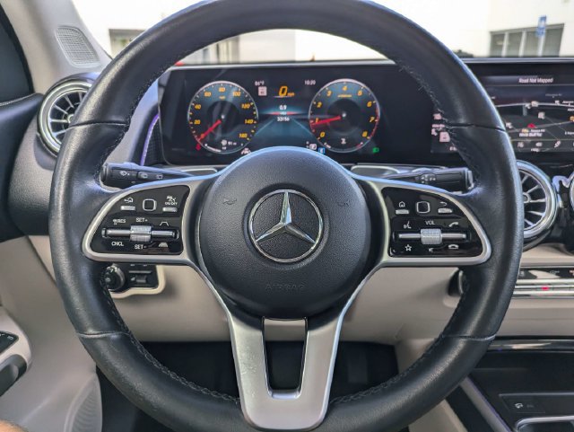 Used 2022 Mercedes-Benz GLB 250 image 32