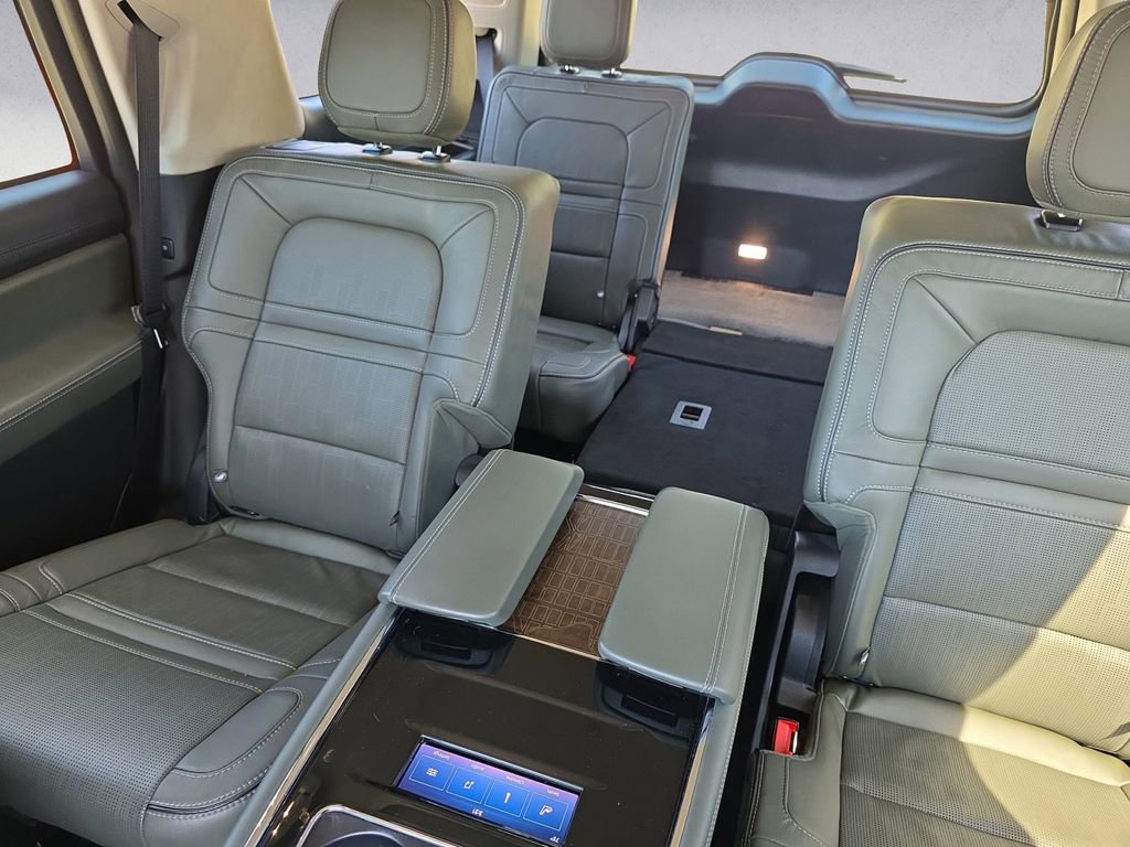 Used 2023 Lincoln Navigator Black Label AWD/4WD image 13