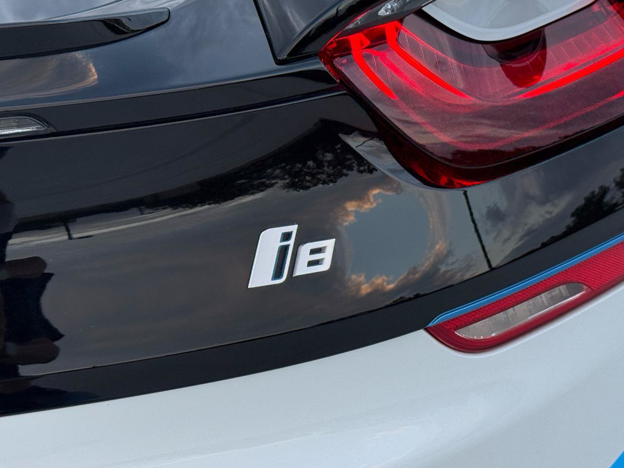 Used 2019 BMW i8 Coupe AWD/4WD image 25