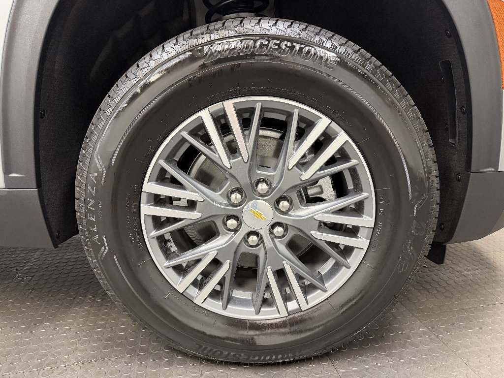 New 2026 Chevrolet Traverse LT w/ LPO, Floor Liner Package FWD image 10