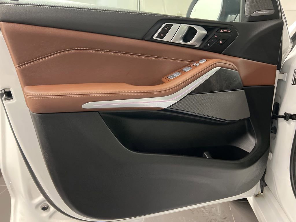 Used 2023 BMW X7 xDrive40i w/ Premium Package image 30