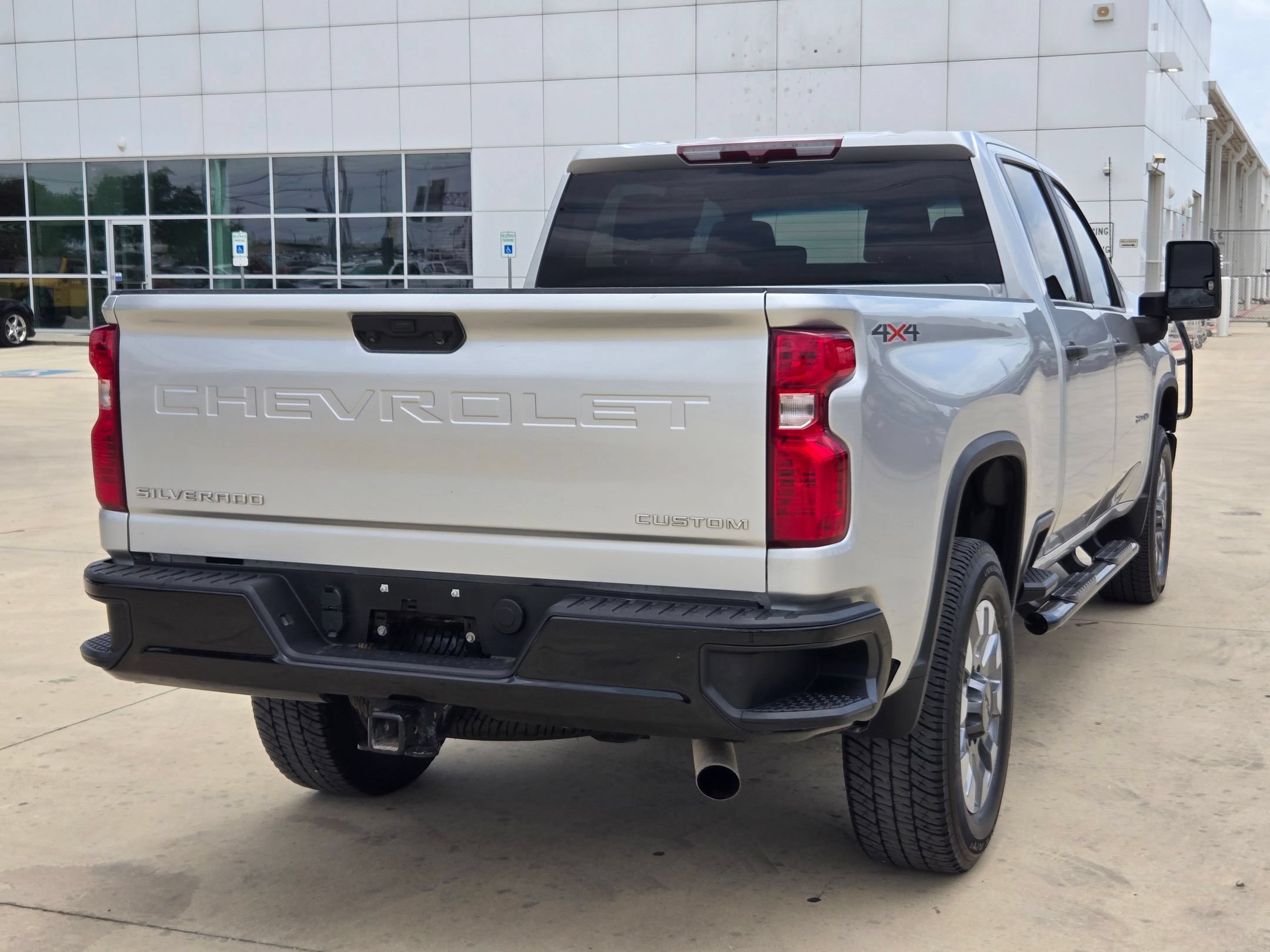 Used 2023 Chevrolet Silverado 2500 Custom w/ Custom Value Package AWD/4WD image 7