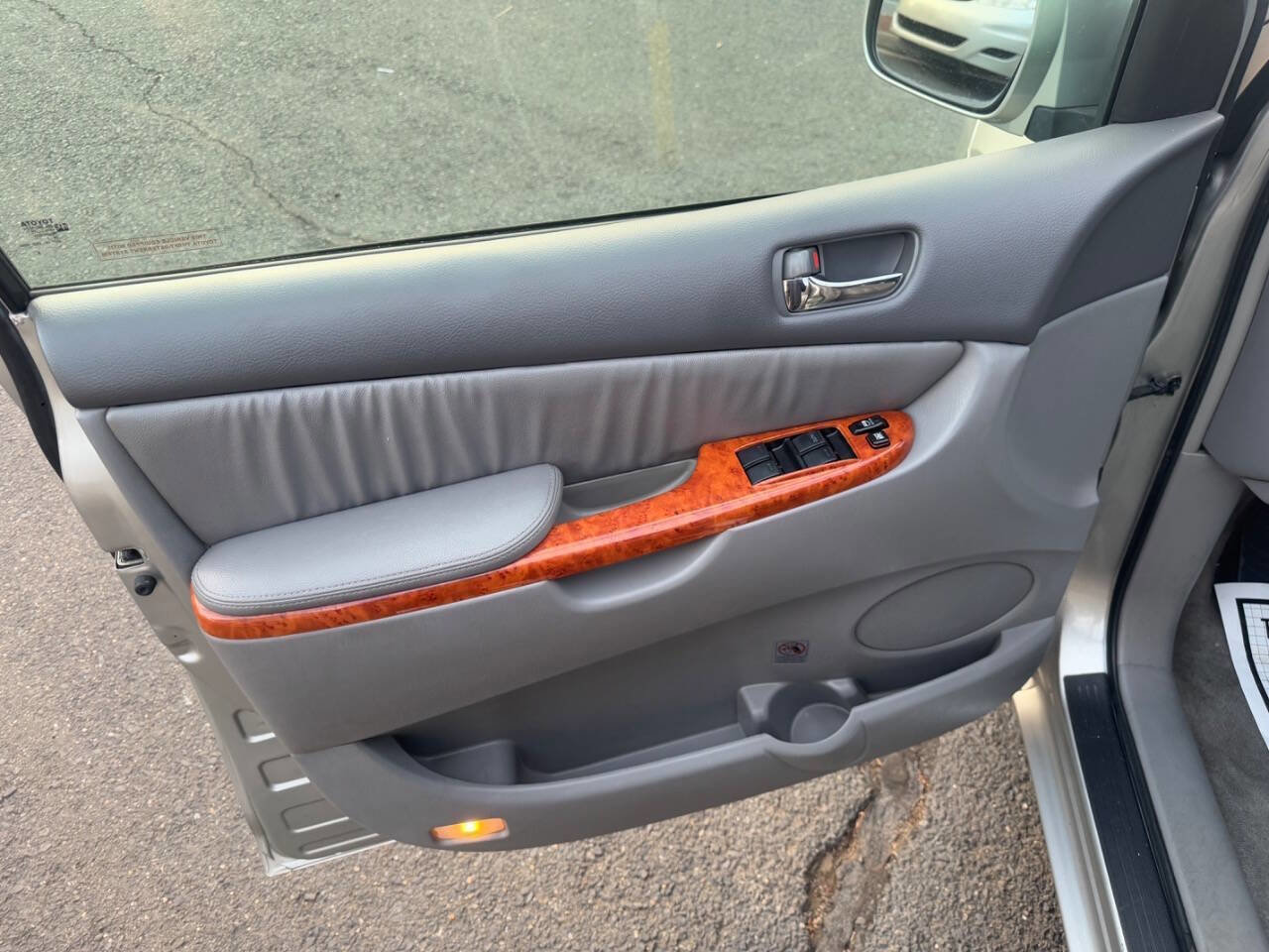 Used 2008 Toyota Sienna image 10