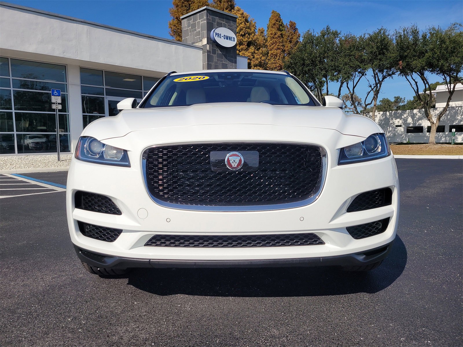 Used 2020 Jaguar F-PACE Premium image 3